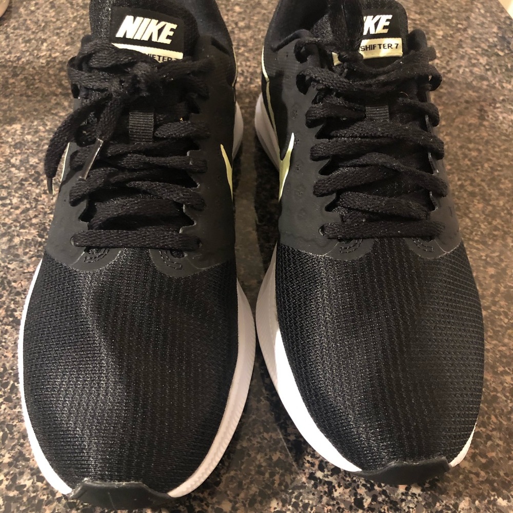Shoes - Picture 5 of 11